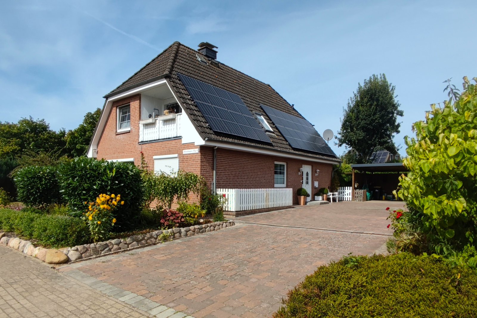 Viel Platz in Ostseenähe: Haus mit Pool, PV, Keller, Balkon, Terrasse & Doppelcarport