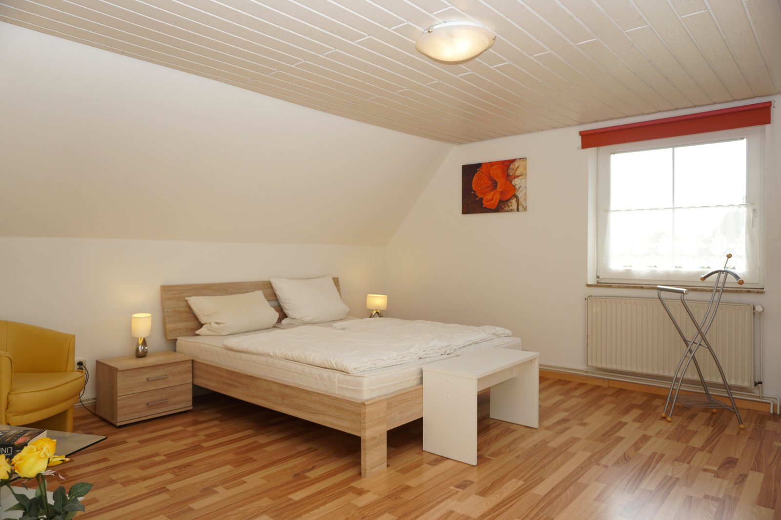 Behrensdorf an der Ostsee: Solides Wohnhaus, wohnähnliches Nebengebäude und Bauland