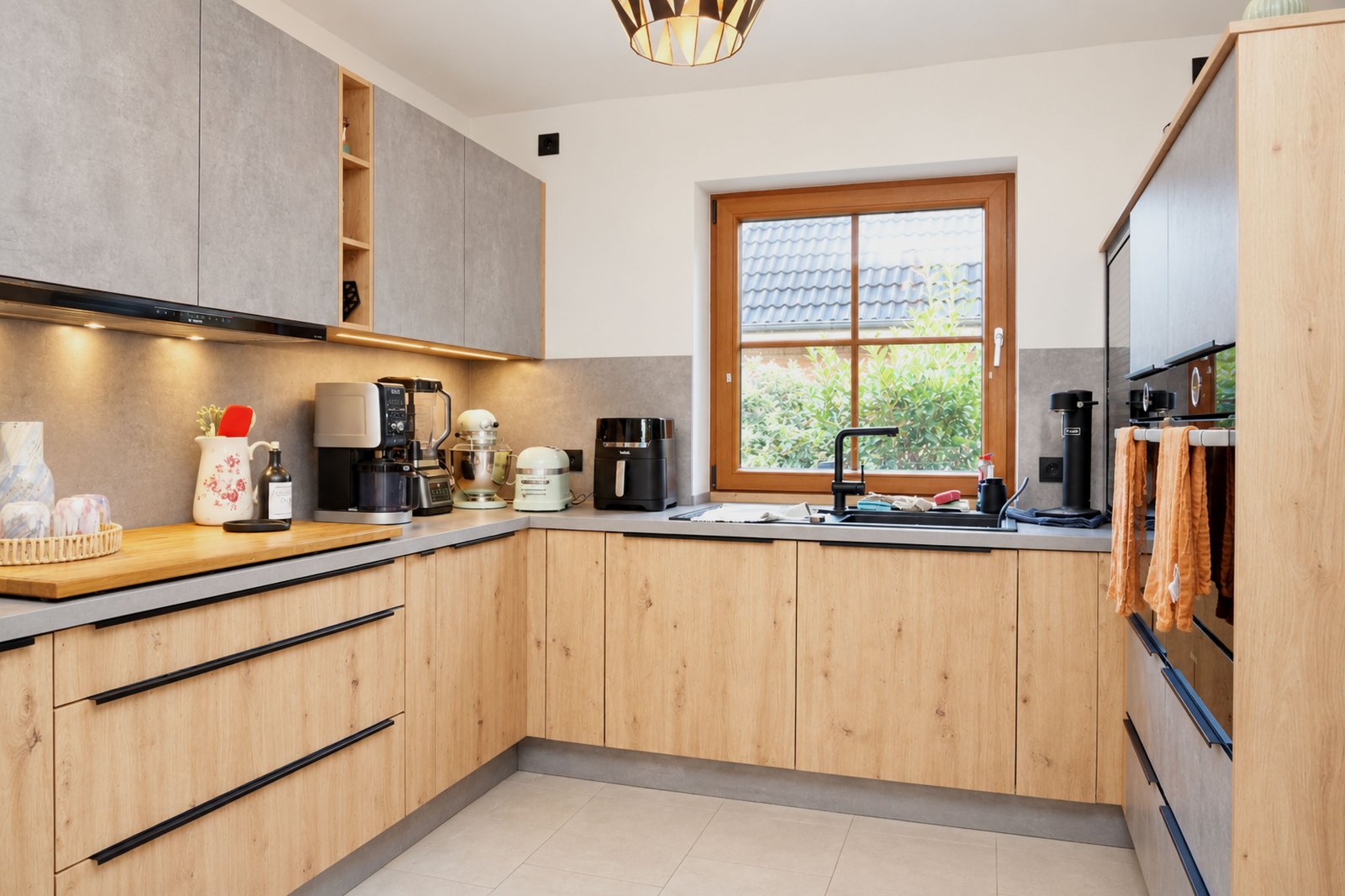 Friesenhaus mit Einliegerwohnung in Wankendorf - Feldrandlage, ruhig gelegen