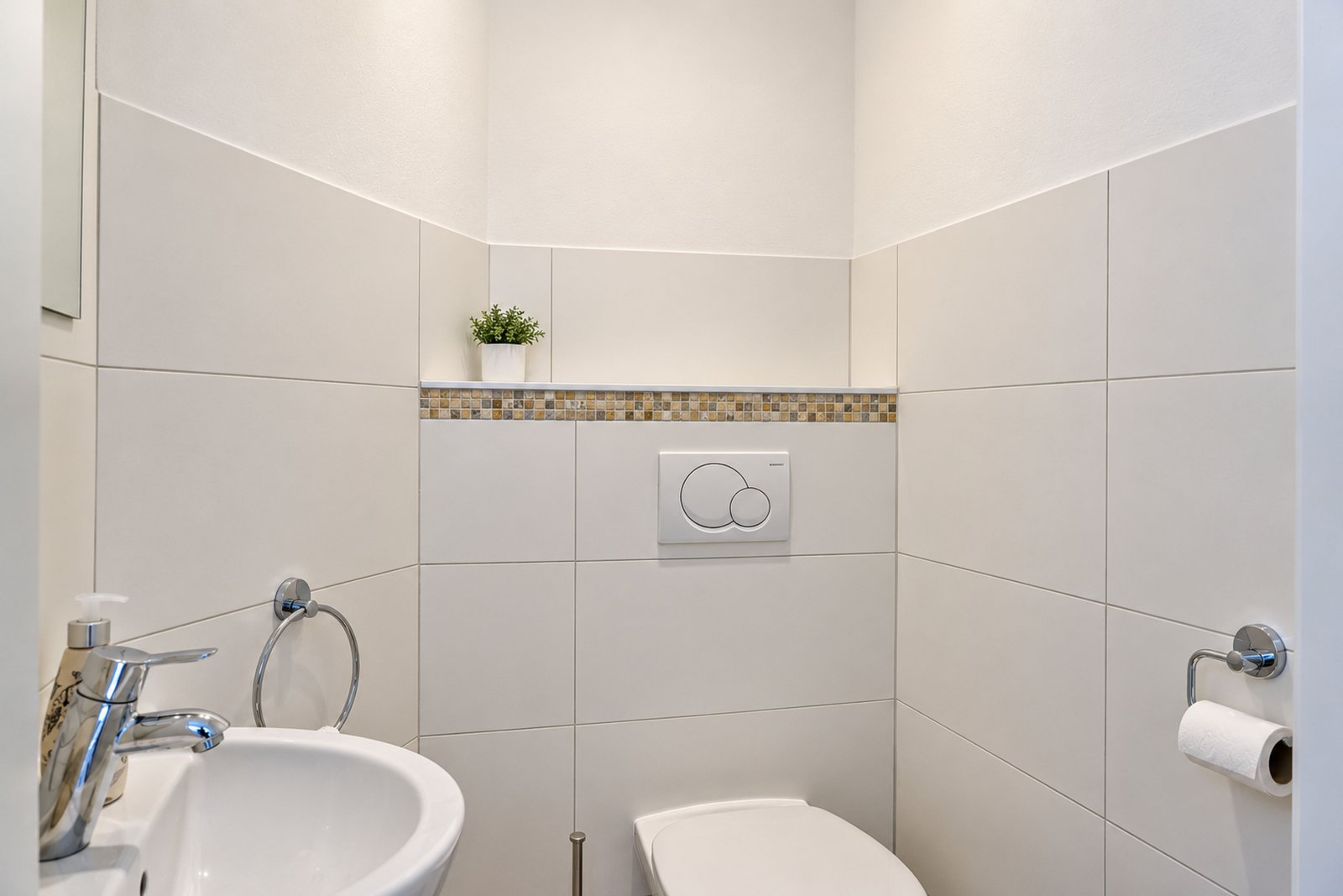 Moderne Penthouse-Ferienwohnung mit Dachterrasse und Ostseeblick in Schönberg
