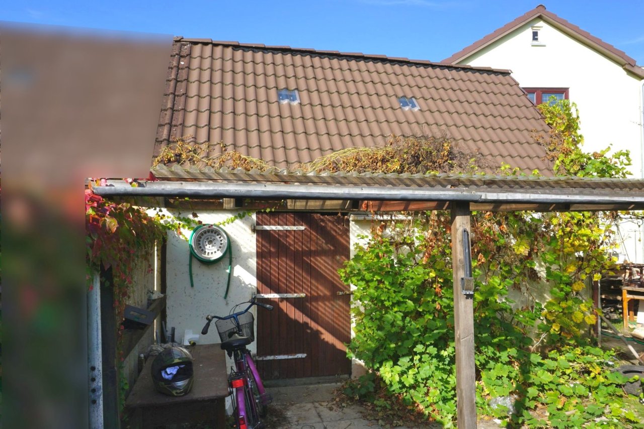 Massives Gartenhaus