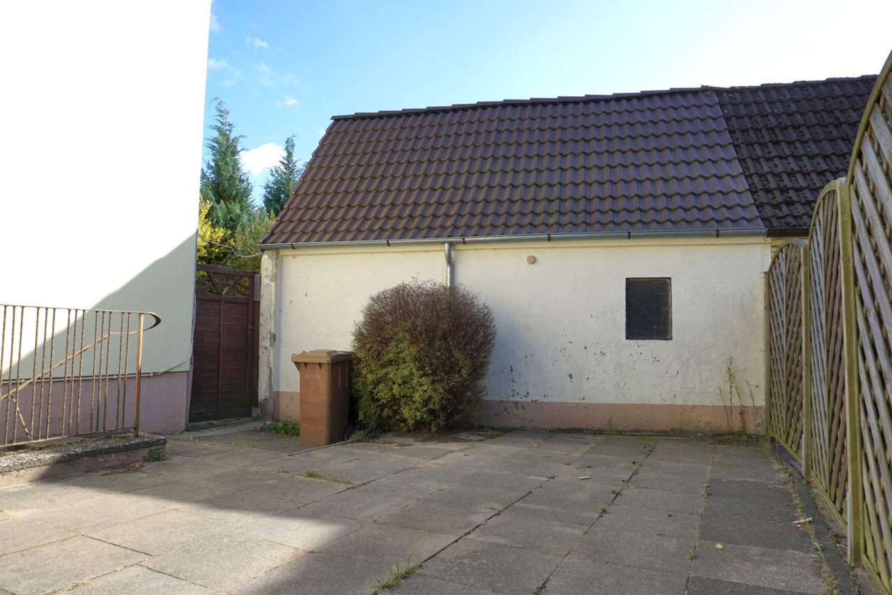 Massives Gartenhaus