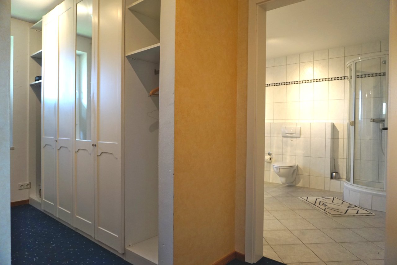 Ankleidezimmer Badezimmer