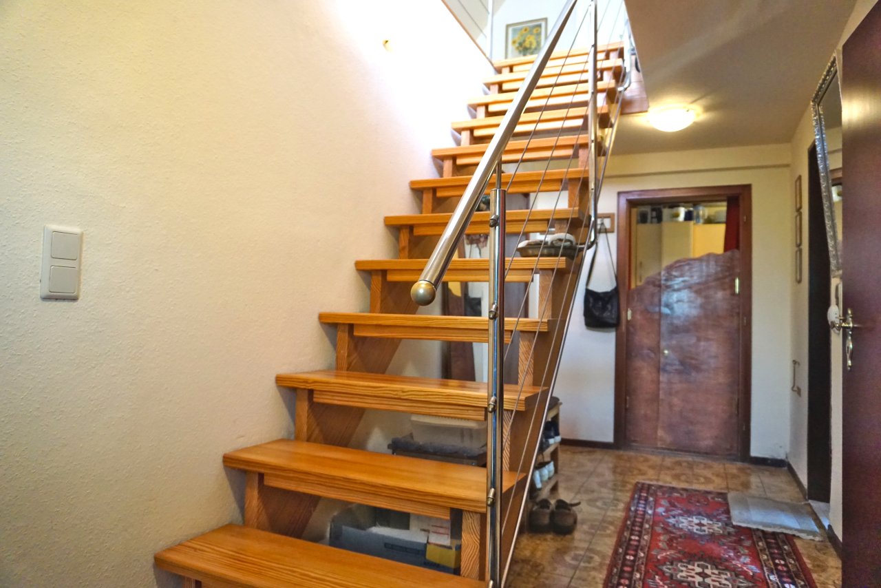 Flurbereich mit Treppe zum OG