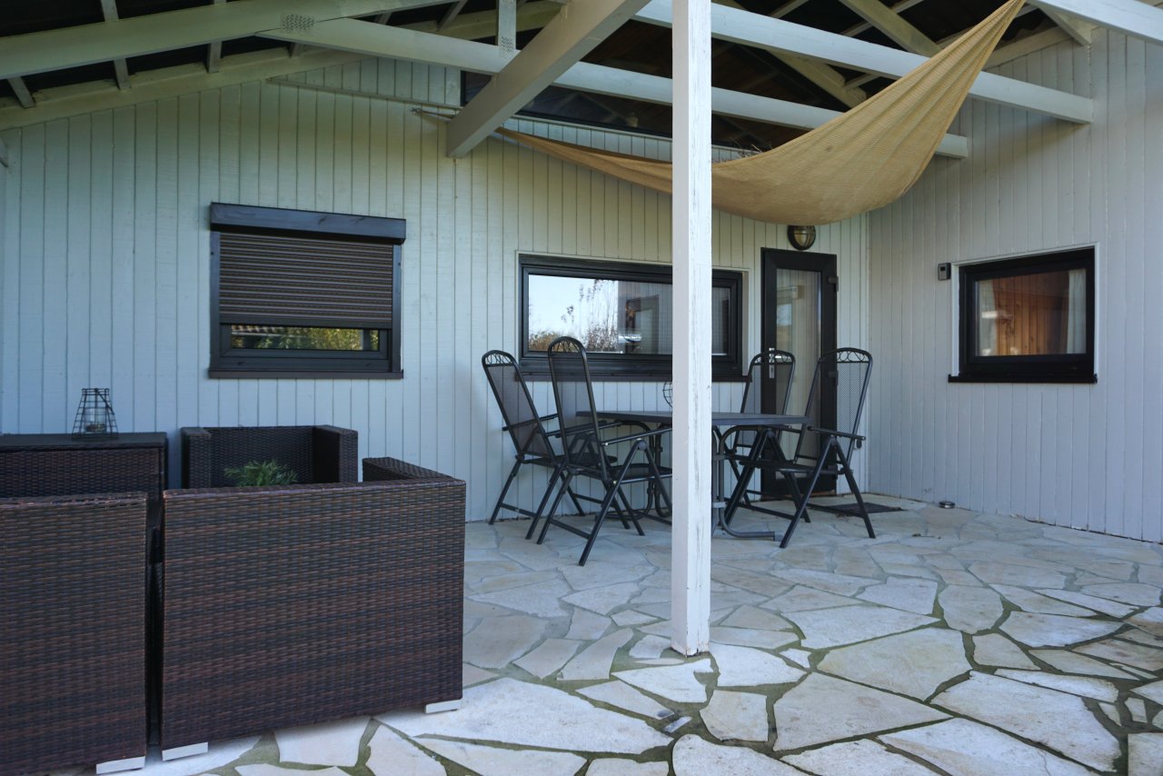 überdachte Terrasse