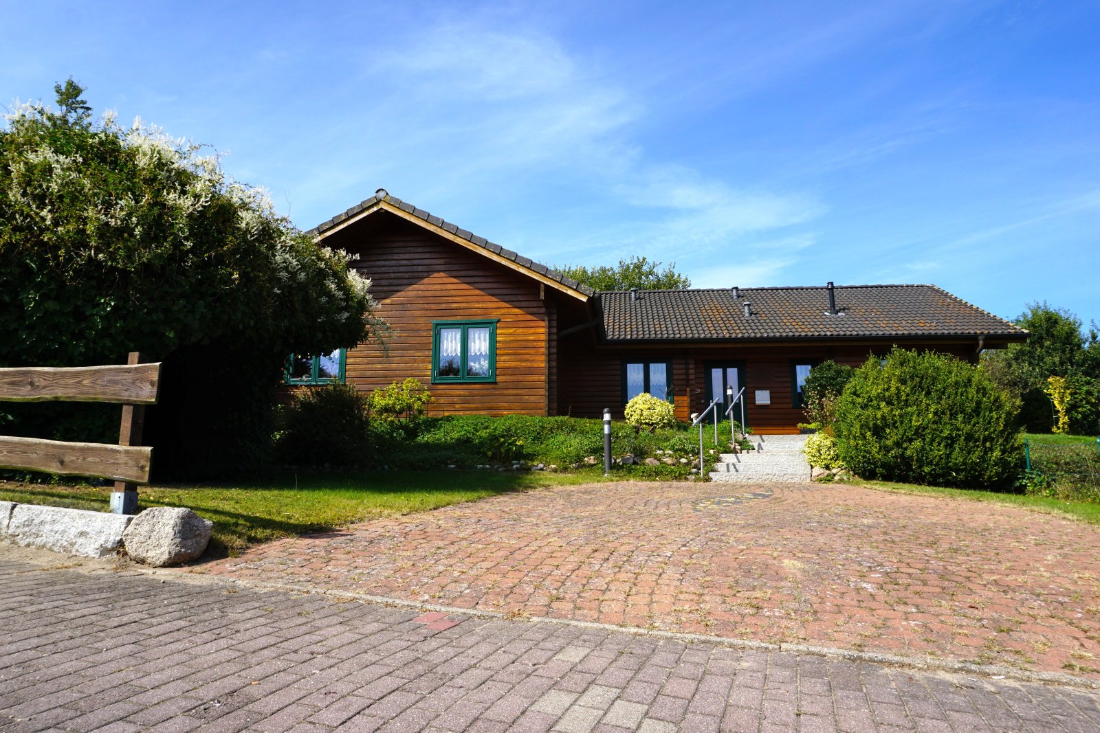 Schwartbuck: Blockhaus in Schwartbuck - Feldrandlage, ostseenah, ebenerdig, vermietet!  Schwartbuck: Blockhaus in Schwartbuck - Feldrandlage, ostseenah, ebenerdig, vermietet!