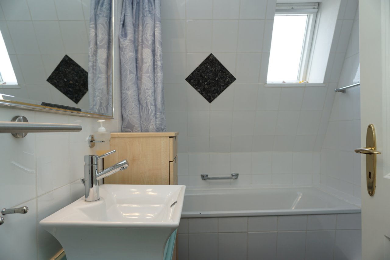 Badezimmer DG Badewanne Badezimmer DG Badewanne