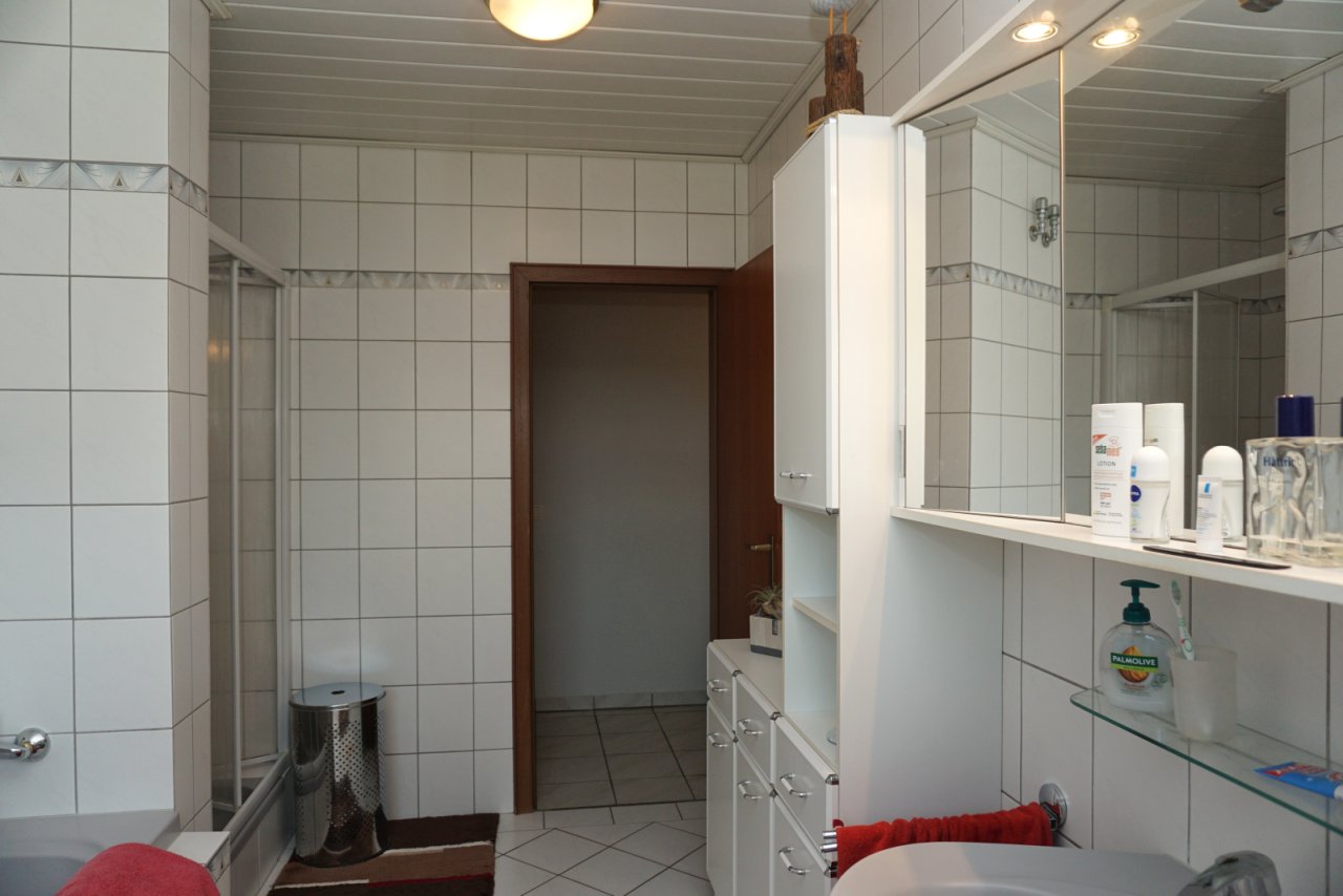 EG Badezimmer Flur EG Badezimmer Flur