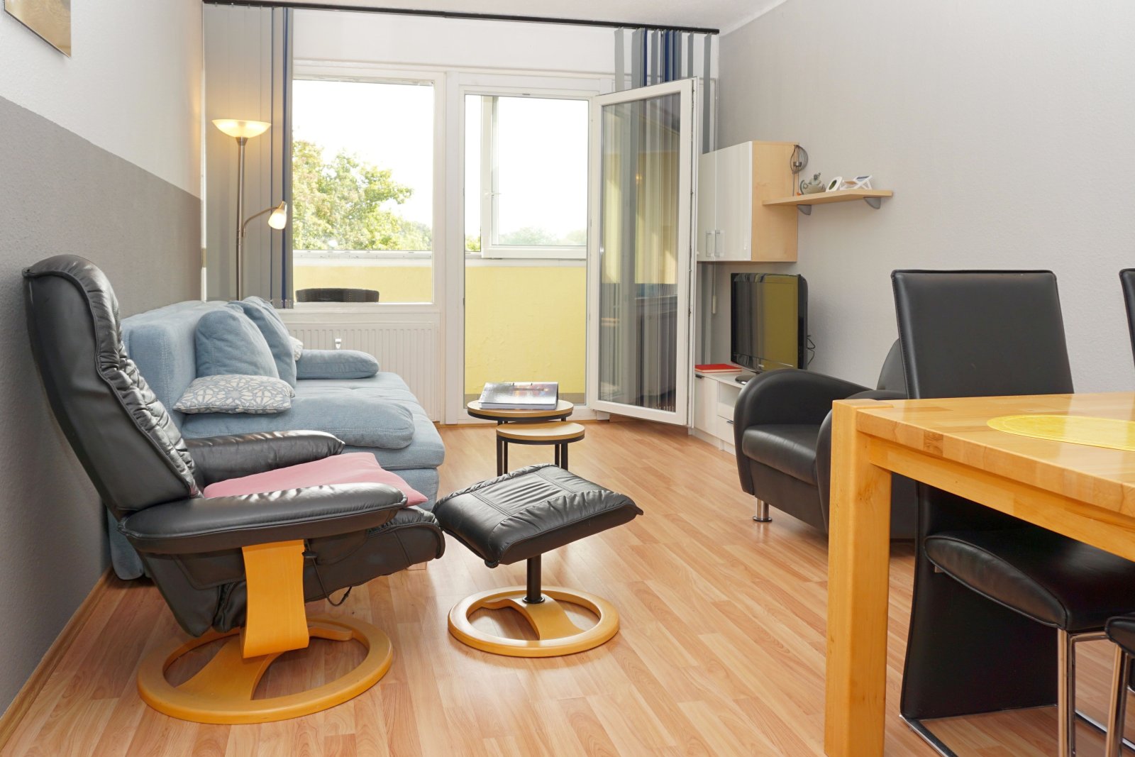 Wohnzimmer Zugang verglaste Loggia Wohnzimmer Zugang verglaste Loggia