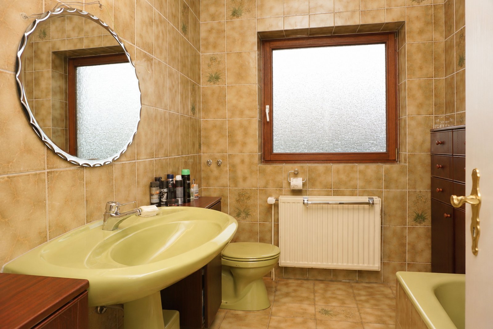 Bad mit Badewanne Bad mit Badewanne