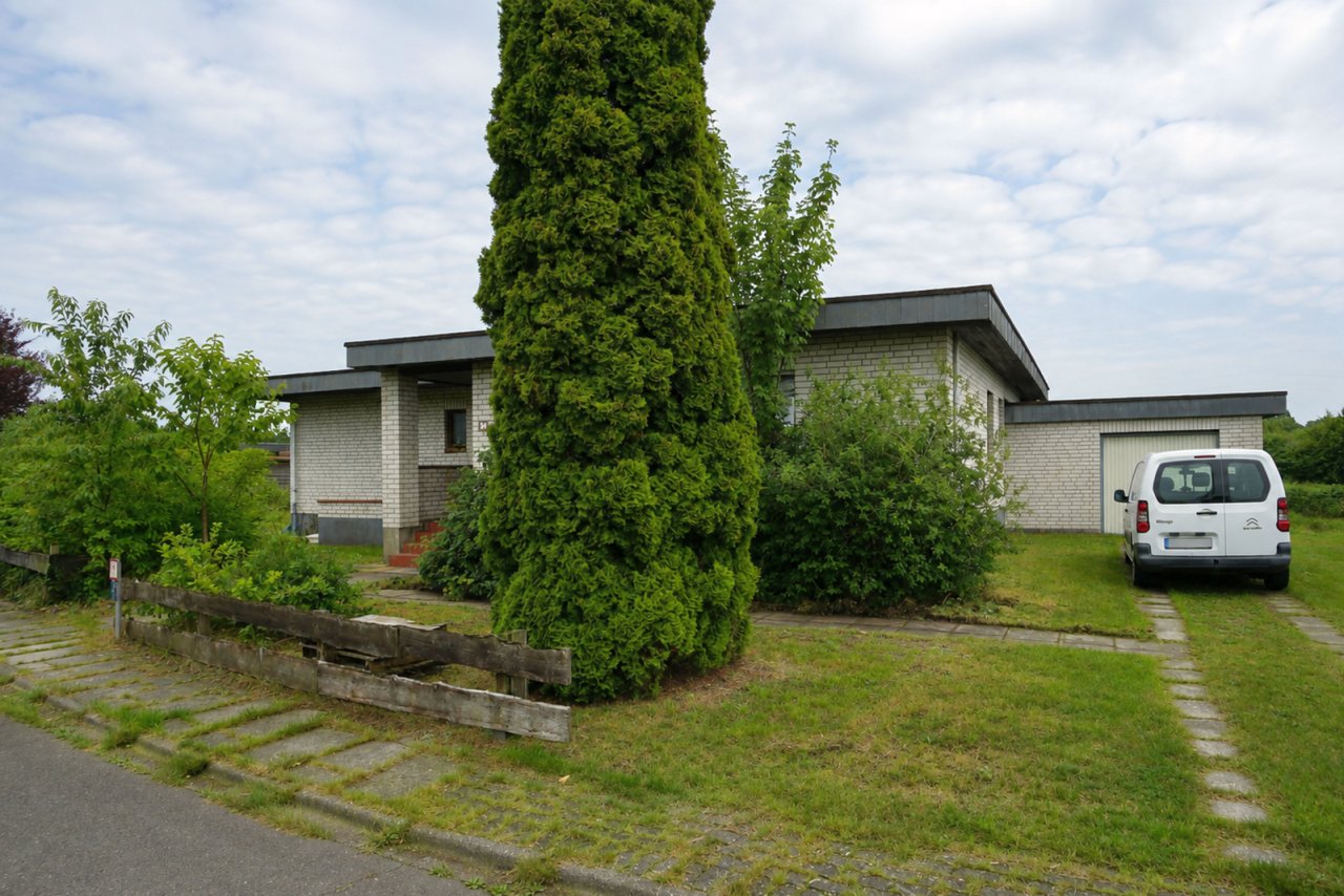 Hausansicht, Garage Hausansicht, Garage