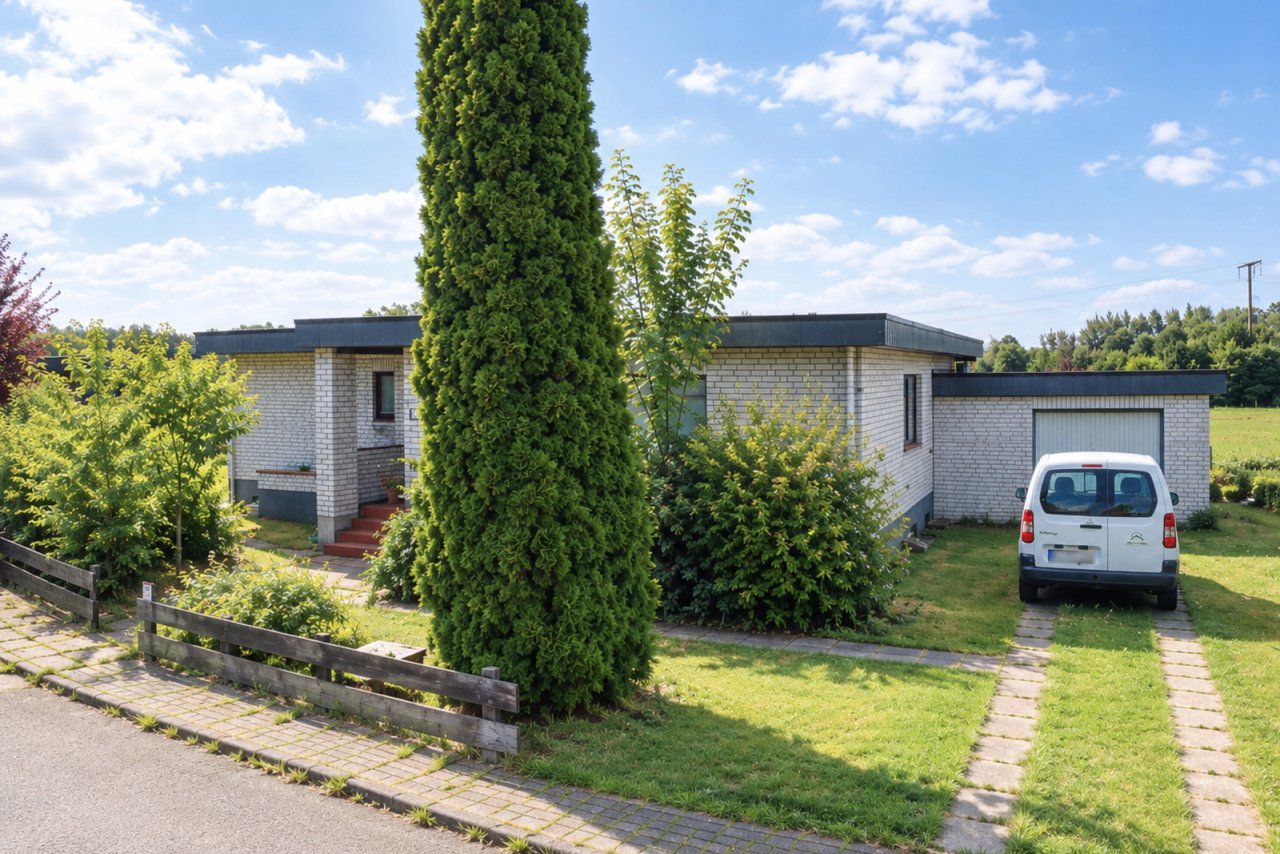 Hausansicht Garage