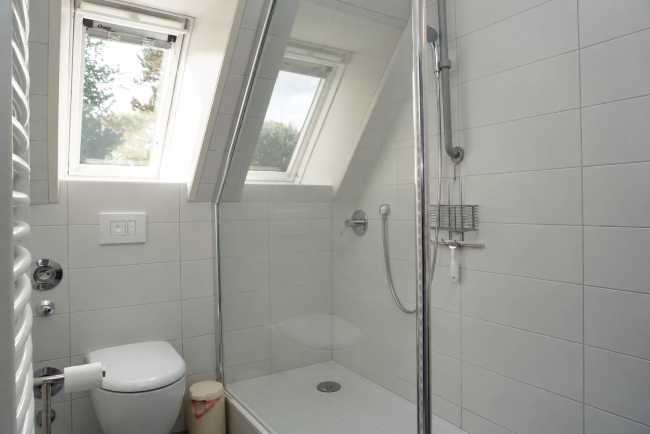 Bad mit Dusche Bad mit Dusche