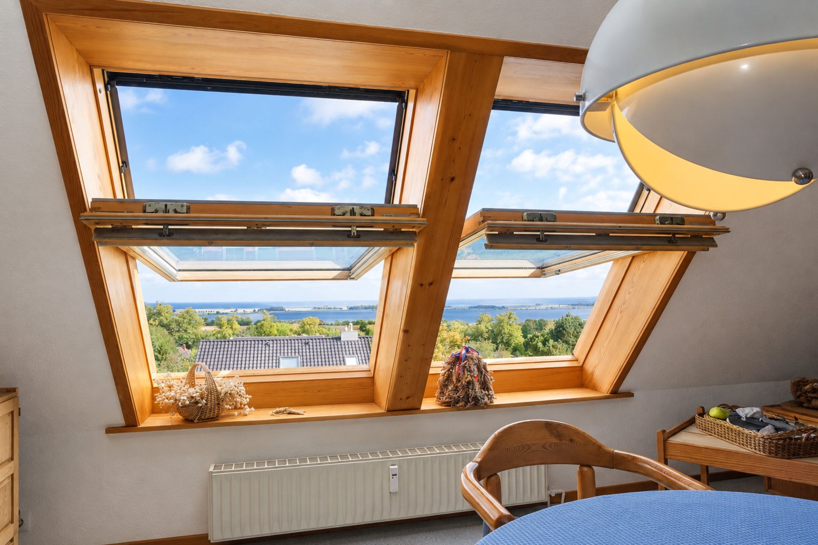 VORANKÜNDIGUNG! Traumhafte Aussicht & absolute Ruhe: DG-Wohnung mit Panoramablick in Stöfs 